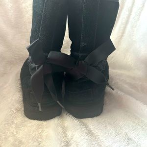 Beautiful UGG boots w/ ribbons and bows!